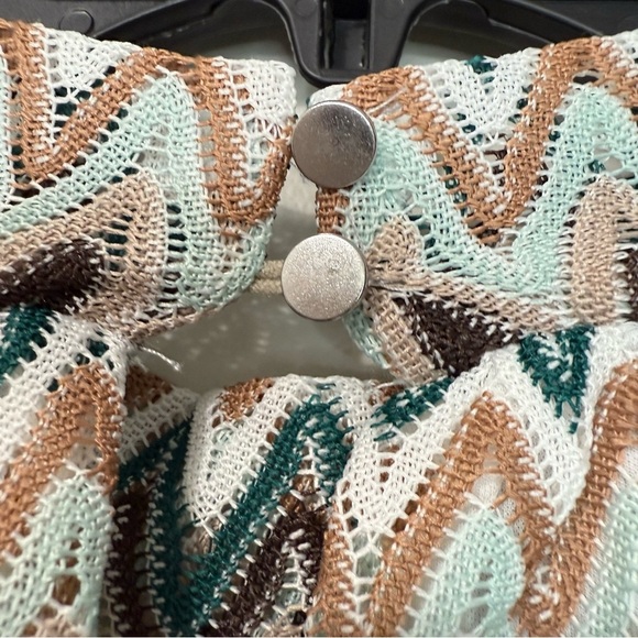 Women’s Chevron Patterned Top - Picture 7 of 10